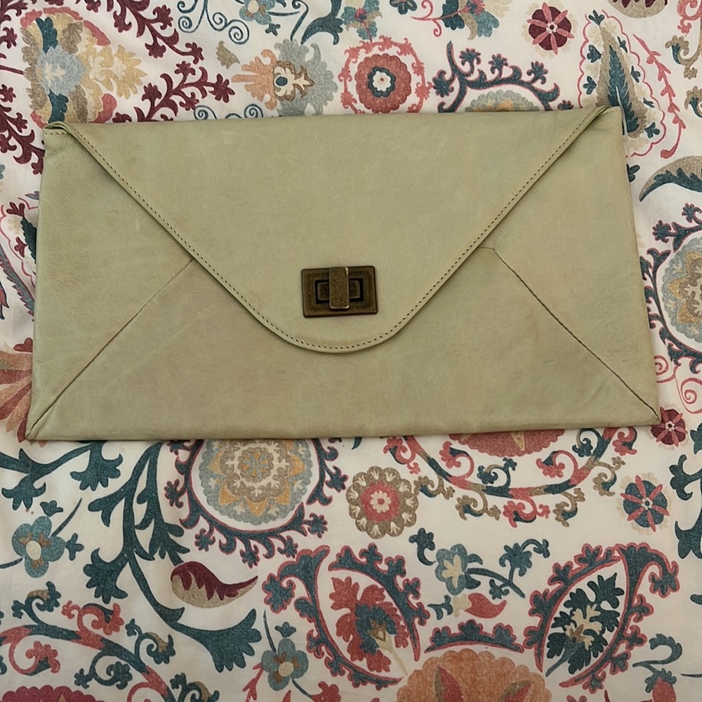 Hobo International Clutch